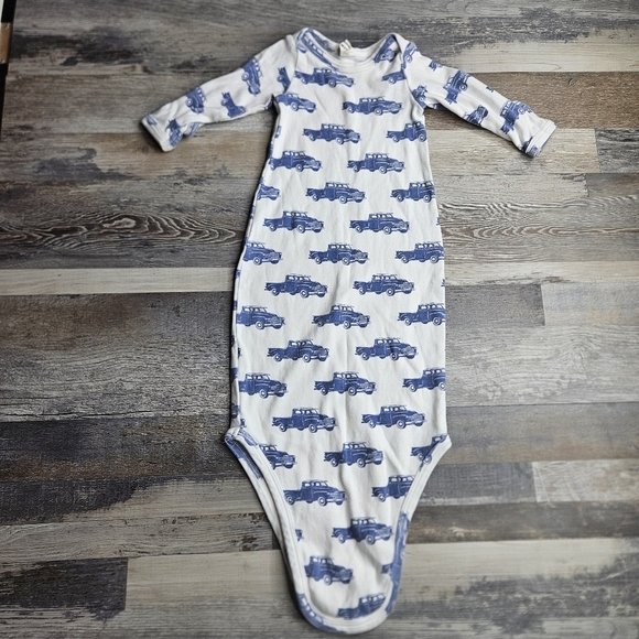 Kate Quinn Knotted Gown White with Blue Trucks 0-3 Months - Picture 1 of 5